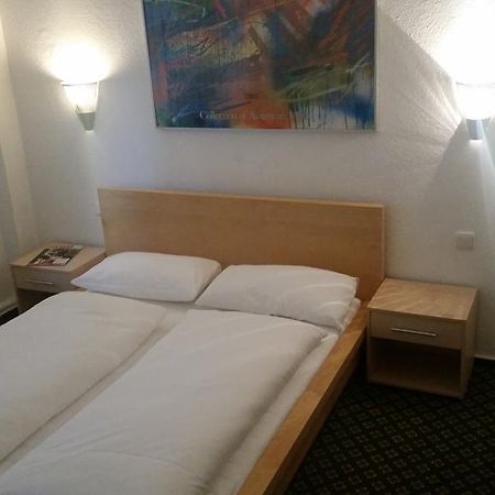 Hotelgarni Frankfurt Fráncfort del Meno Exterior foto