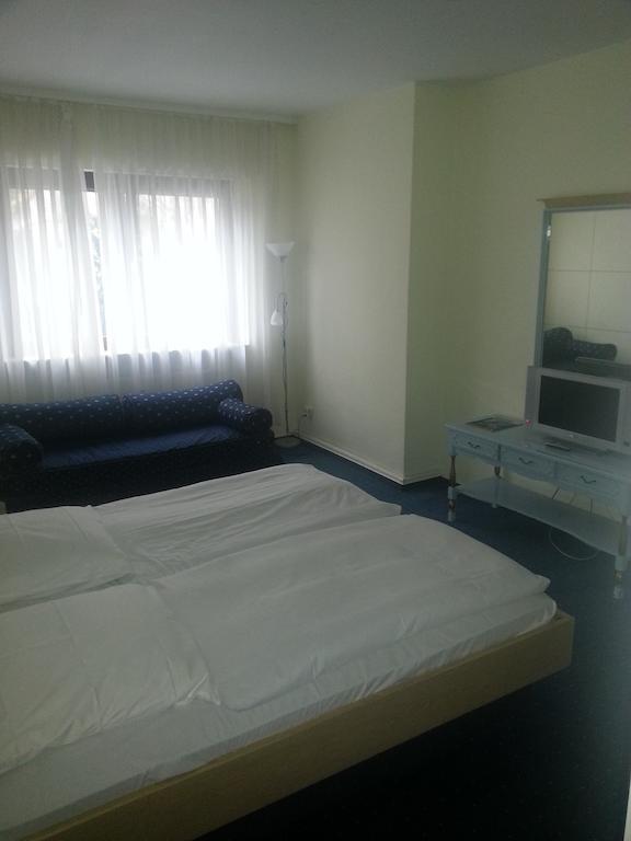 Hotelgarni Frankfurt Fráncfort del Meno Habitación foto